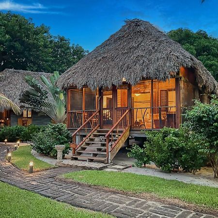 Turtle Inn By Francis Ford Coppola Placencia Luaran gambar