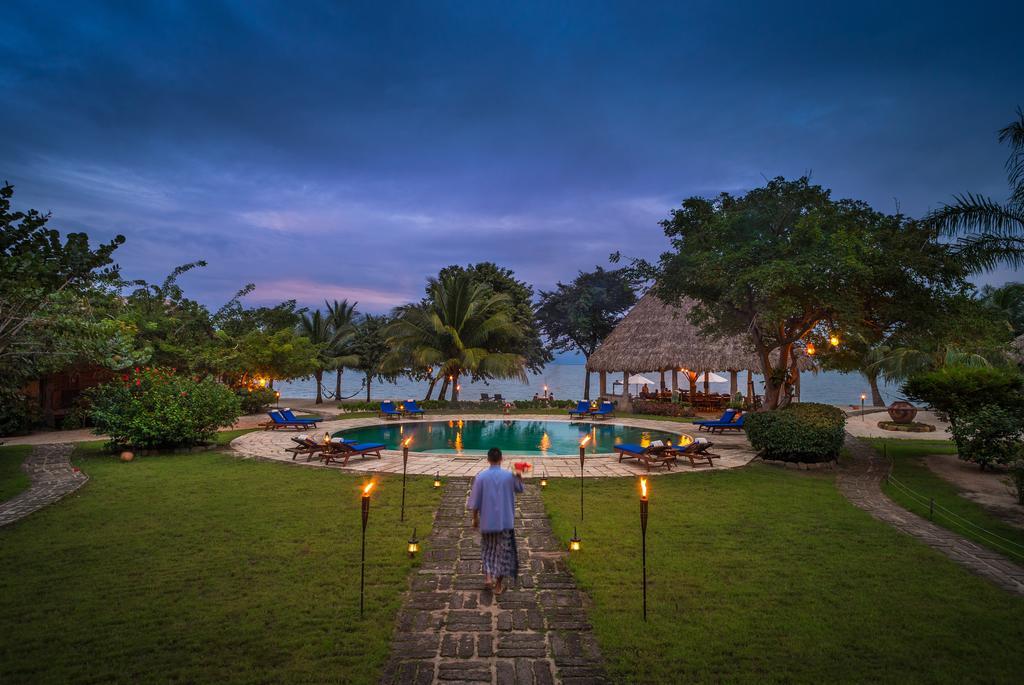 Turtle Inn By Francis Ford Coppola Placencia Luaran gambar